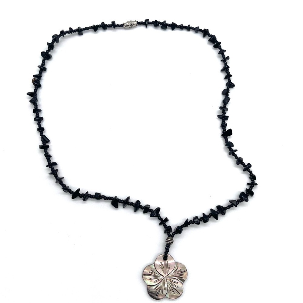 Aloha Pukka Shell w/ Mother of Pearl Flower shaped pendant
